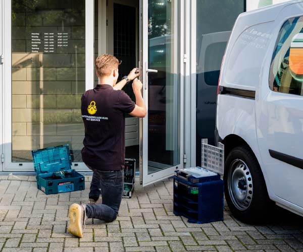 Locksmith Zoetermeer offers an extensive lock and security service